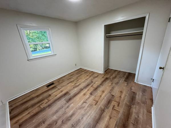 Newly renovated 3 bedroom, 1.5 bath home. Nice neigborhood. - apts/housing for rent - apartment rent picture