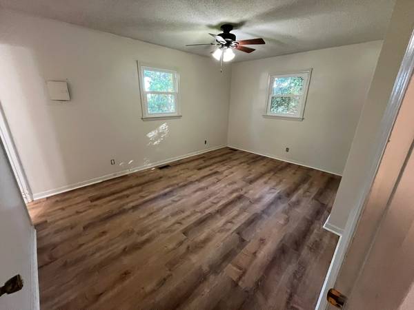Newly renovated 3 bedroom, 1.5 bath home. Nice neigborhood. - apts/housing for rent - apartment rent picture