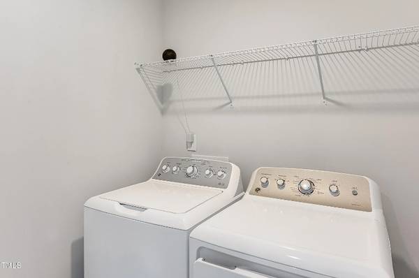 Modern 3 Bed/3 Bath Townhouse in Smithfield, NC - Available 5/1/2025 - - apts/housing for rent - apartment rent -... picture