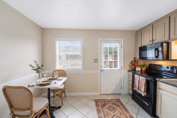 Phoenix Villas Apartments Near Downtown Elon - apts/housing for rent - apartment rent picture