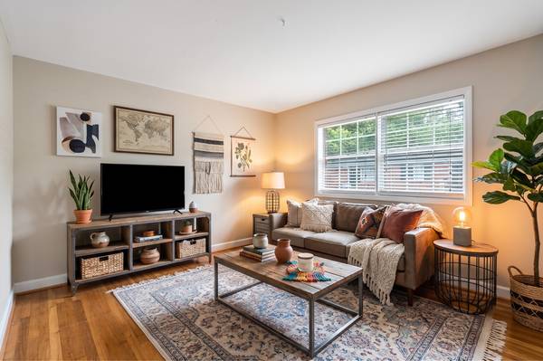 This Elon Apartment Special Could Save You Big - apts/housing for rent - apartment rent picture