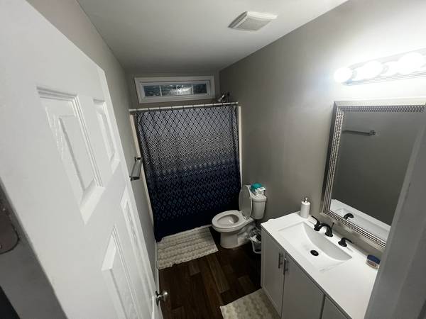 Perfect for single families and, lot of land to enjoy outside duties. - apts/housing for rent - apartment rent -... picture