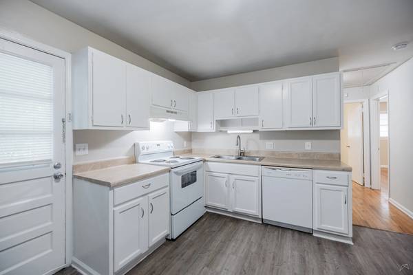 FOREST POINTE APARTMENTS - 🔥 MOVE IN SPECIAL + Reduced Rates🔥 - apts/housing for rent - apartment rent picture
