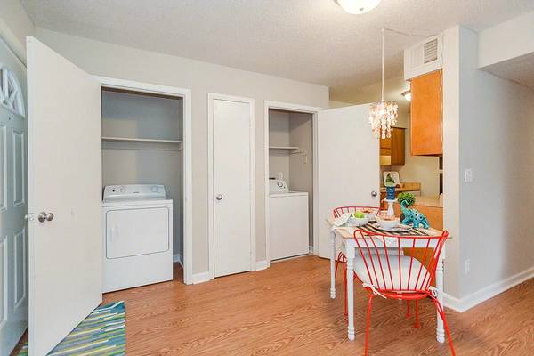 FOREST POINTE APARTMENTS - 🔥 MOVE IN SPECIAL + Reduced Rate - apts/housing for rent - apartment rent picture
