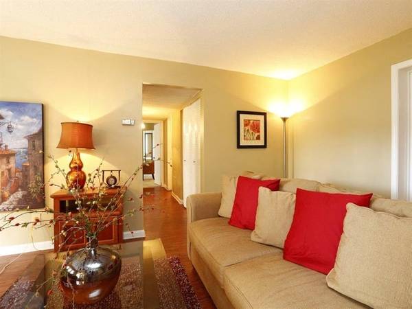 Oh my! What a gorgeous place! See this 2 bed, 1.5 bath for yourself! - apts/housing for rent - apartment rent -...