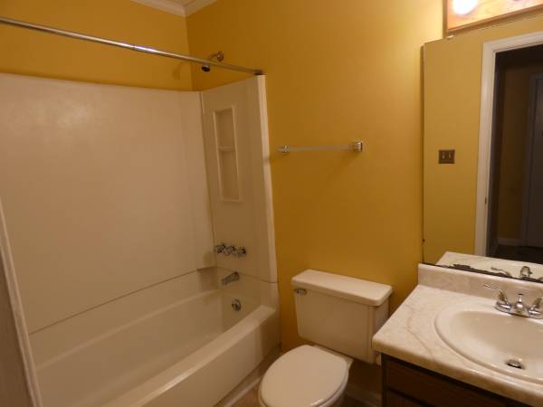 1 Story 2 Bdrm 2 Full Baths Townhouse Off Capital Blvd/Old Buffalo - apts/housing for rent - apartment rent picture