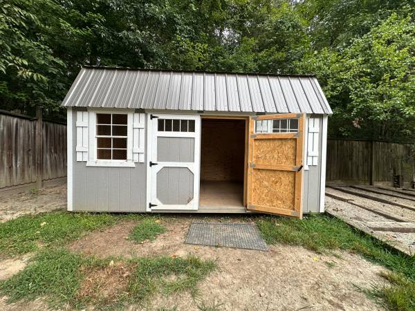 Big garage and shed! Lake wheeler ranch 10' ceiling pond and creek - apts/housing for rent - apartment rent picture
