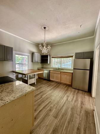 Big garage and shed! Lake wheeler ranch 10' ceiling pond and creek - apts/housing for rent - apartment rent picture