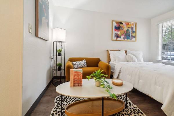 Raleigh Apartments with $1,050 in Savings - apts/housing for rent - apartment rent picture