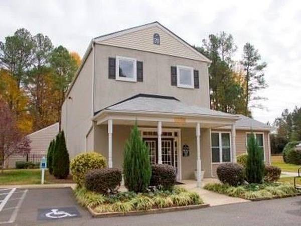 Let us help you find your next home! Check out this 2 bed, 1 bath! - apts/housing for rent - apartment rent picture