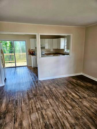 3 BEDROOM 1.5 BATH HOME WITH GAZEBO &amp; PRIVATE BALCONY DECK - apts/housing for rent - apartment rent picture