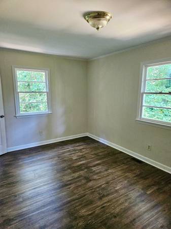3 BEDROOM 1.5 BATH HOME WITH GAZEBO &amp; PRIVATE BALCONY DECK - apts/housing for rent - apartment rent picture