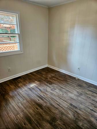 3 BEDROOM 1.5 BATH HOME WITH GAZEBO &amp; PRIVATE BALCONY DECK - apts/housing for rent - apartment rent picture