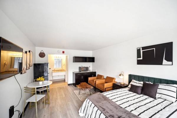 Pet Friendly, On-Site Parking, Wireless Internet, Microwave - apts/housing for rent - apartment rent picture