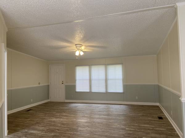 Traila Doble-3 Habitaciones con oficina Disponible en Parrish Manor! - apts/housing for rent - apartment rent -... picture