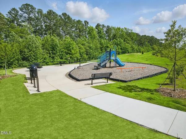 Brand-New Fully Furnished Luxury Home — All Utilities, Wi-Fi &amp; Lawn Ca - apts/housing for rent - apartment rent -... picture