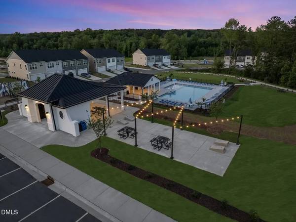 Brand-New Fully Furnished Luxury Home — All Utilities, Wi-Fi &amp; Lawn Ca - apts/housing for rent - apartment rent -... picture
