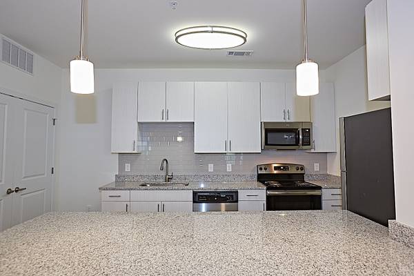 Fall in love where you live! - apts/housing for rent - apartment rent picture