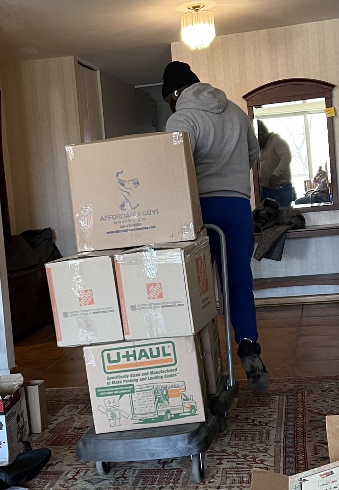 Affordable Guys Moving picture