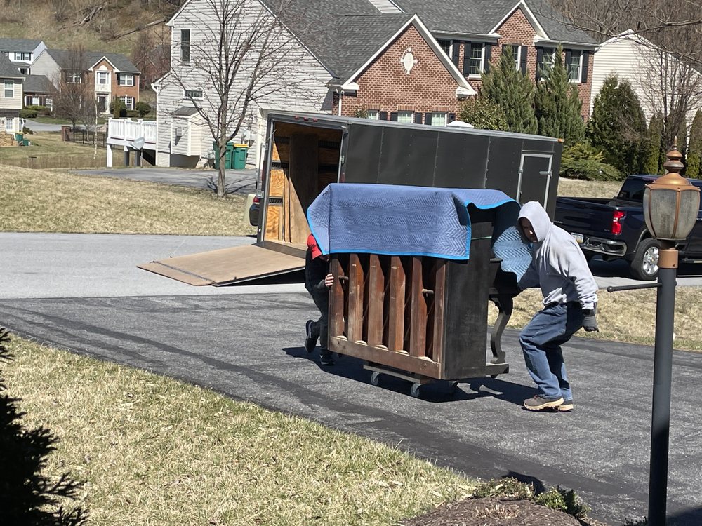 Professional Piano Movers picture