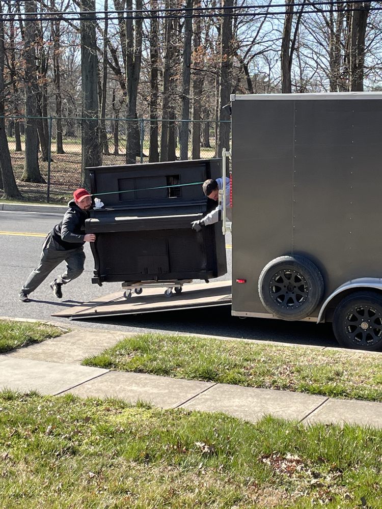 Professional Piano Movers picture
