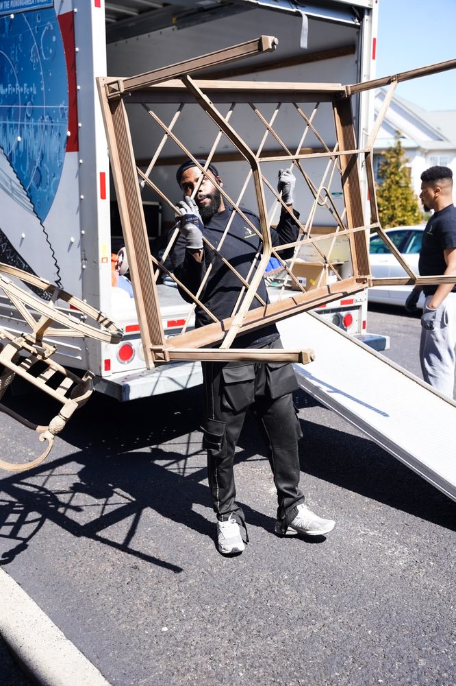 The Movers Moving picture